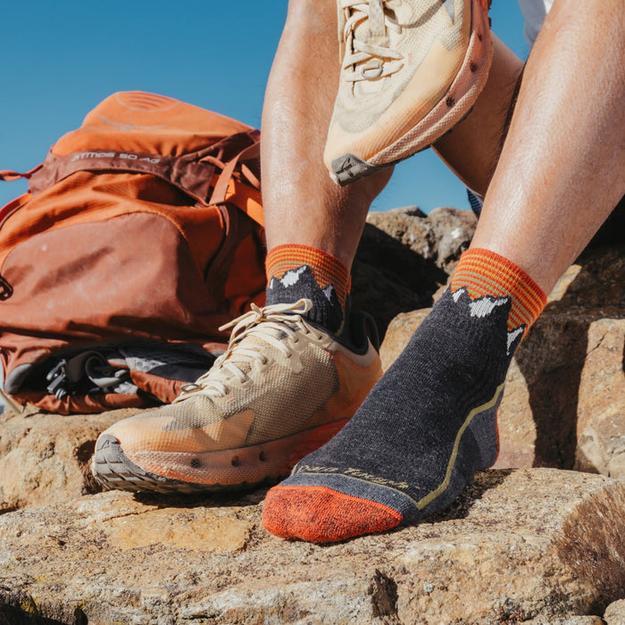 Darn Tough Mens Hiker Quarter Midweight Cushion Hiking Socks