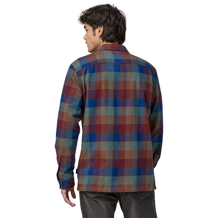 Patagonia Men's Organic Cotton Midweight Fjord Flannel LS Shirt Guides: Superior Blue Image 04