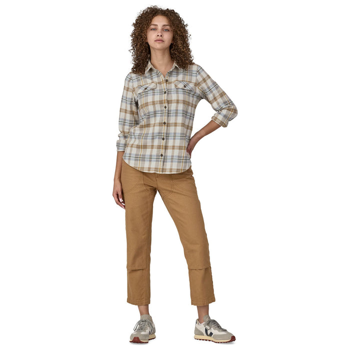 Patagonia Women's Organic Cotton Midweight Fjord Flannel Shirt  Fields: Natural Image 02