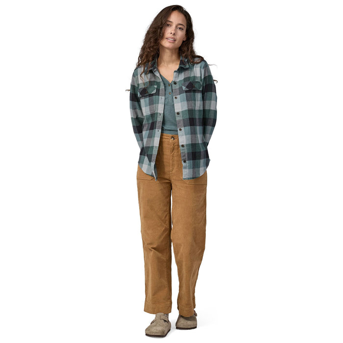 Patagonia Women's Organic Cotton Midweight Fjord Flannel Shirt  Guides: Nouveau Green Image 02