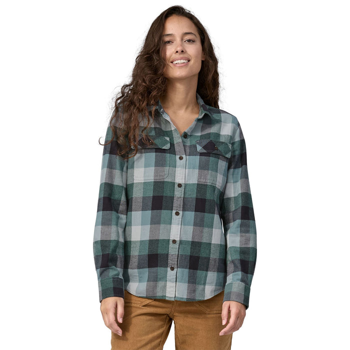 Patagonia Women's Organic Cotton Midweight Fjord Flannel Shirt  Guides: Nouveau Green Image 03