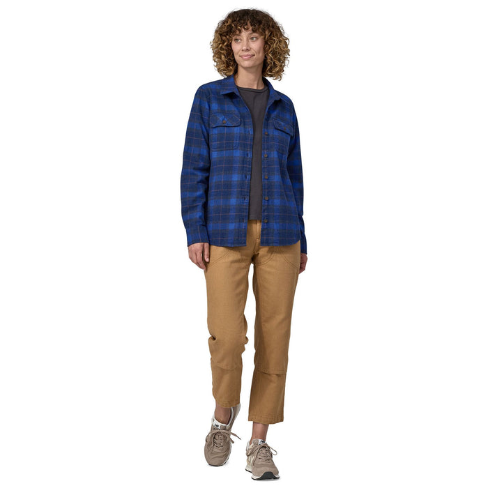 Patagonia Women's Organic Cotton Midweight Fjord Flannel Shirt  Vista: New Navy Image 02
