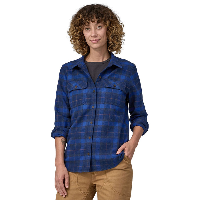 Patagonia Women's Organic Cotton Midweight Fjord Flannel Shirt  Vista: New Navy Image 03