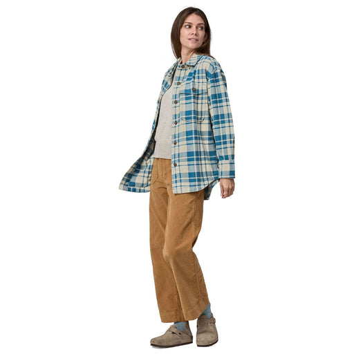 Patagonia Women's Heavyweight Fjord Flannel Overshirt Ice Caps: Wavy Blue Image 02