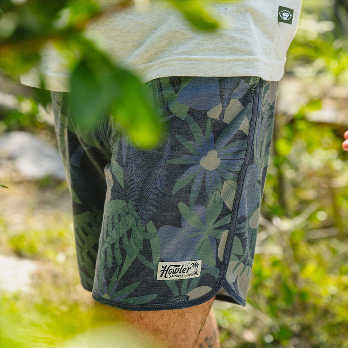 Howler Brothers Bruja Boardshorts Tropical Dimension : Antique Black Image 06