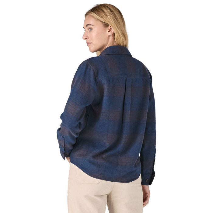 Patagonia Women's Fjord Flannel Shirt Cascade: Tidepool Blue Image 04