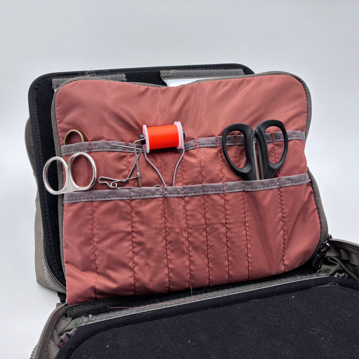 Used Fly Tying Vise - Renzetti Traveler 2200 w/ Tying Kit